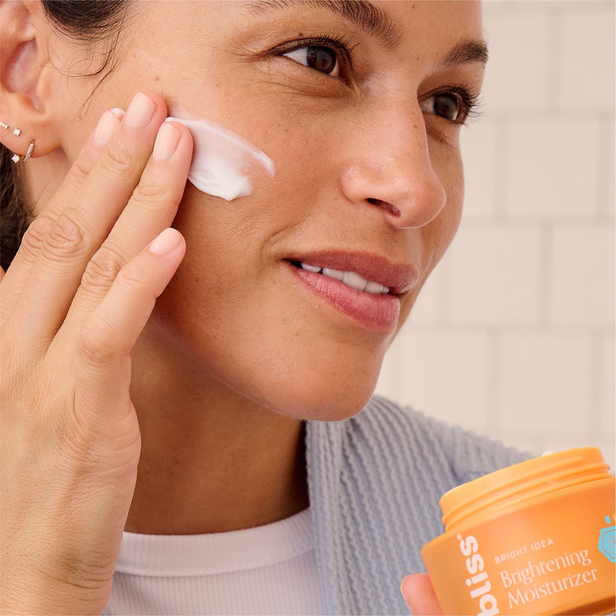 Bright Idea Brightening Vitamin C Moisturizer - Image 3